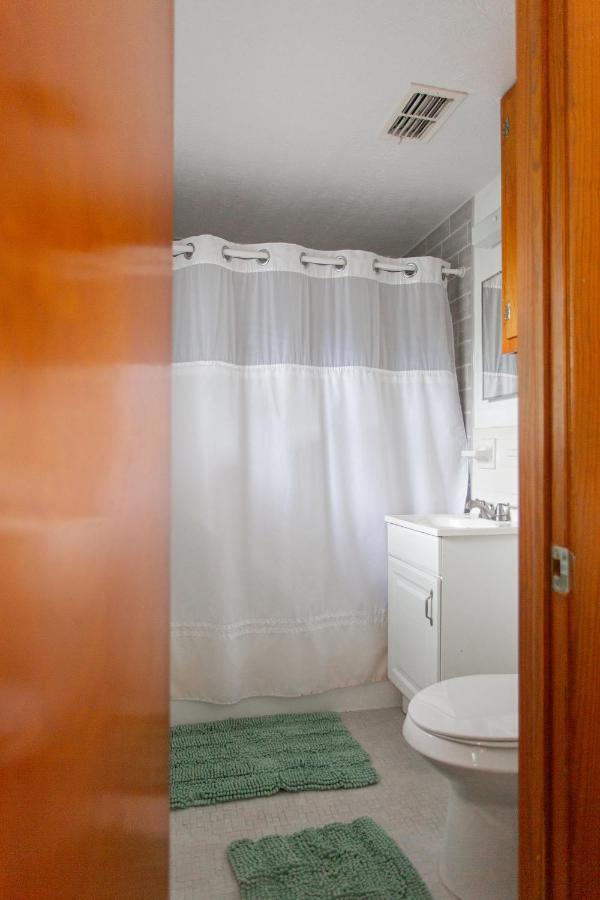 Two Bedroom - Walking Distance From The Holiday home Jacksonville Beach